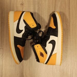 Air Jordan Nike Og yellow toe size 2.5